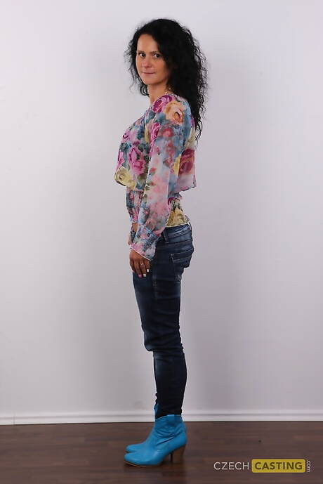 Czech Casting  offers a free xxx photo gallery with Iveta exhibit beautiful shape