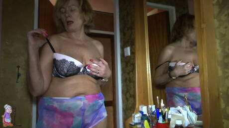 Oma Cash offers a free xxx photo gallery with appealing lady in scene enjoying a lesbian foreplay