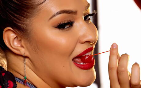 Holly Randall invite you to explore a free pictures with Gizelle Blanco in masturbation porn