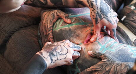 Evil Angel offers a free xxx photo gallery with Anuskatzz and Nux Vomica in lesbian love porn